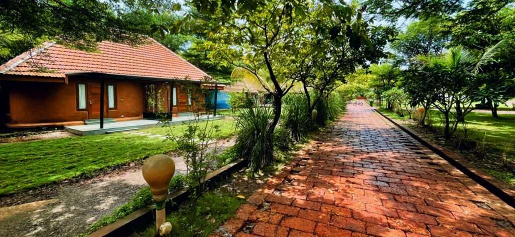 cottage pathway_1400x646